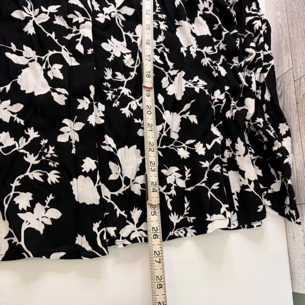 Tolani Collection Blouse Womens 1X Black White Floral Ruffle Crinkle Boho - Picture 7 of 11